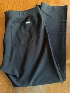 Figs Black Scrub Pants with Branded Back Pocket